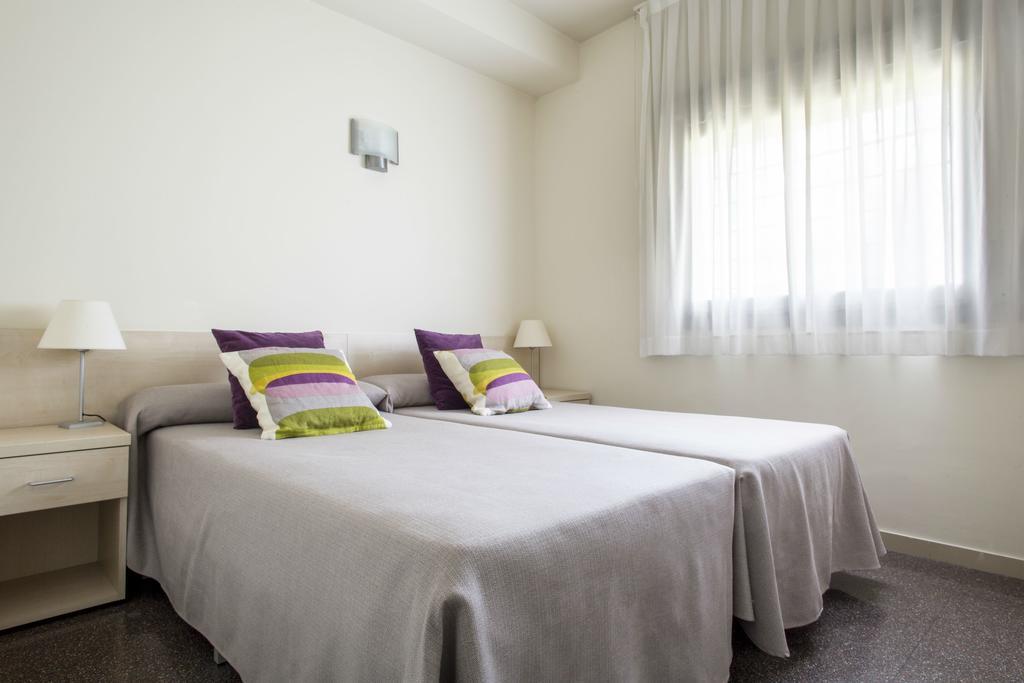 Residencia Universitaria Resa Los Abedules Pamplona Ngoại thất bức ảnh