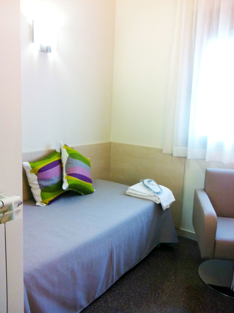 Residencia Universitaria Resa Los Abedules Pamplona Ngoại thất bức ảnh