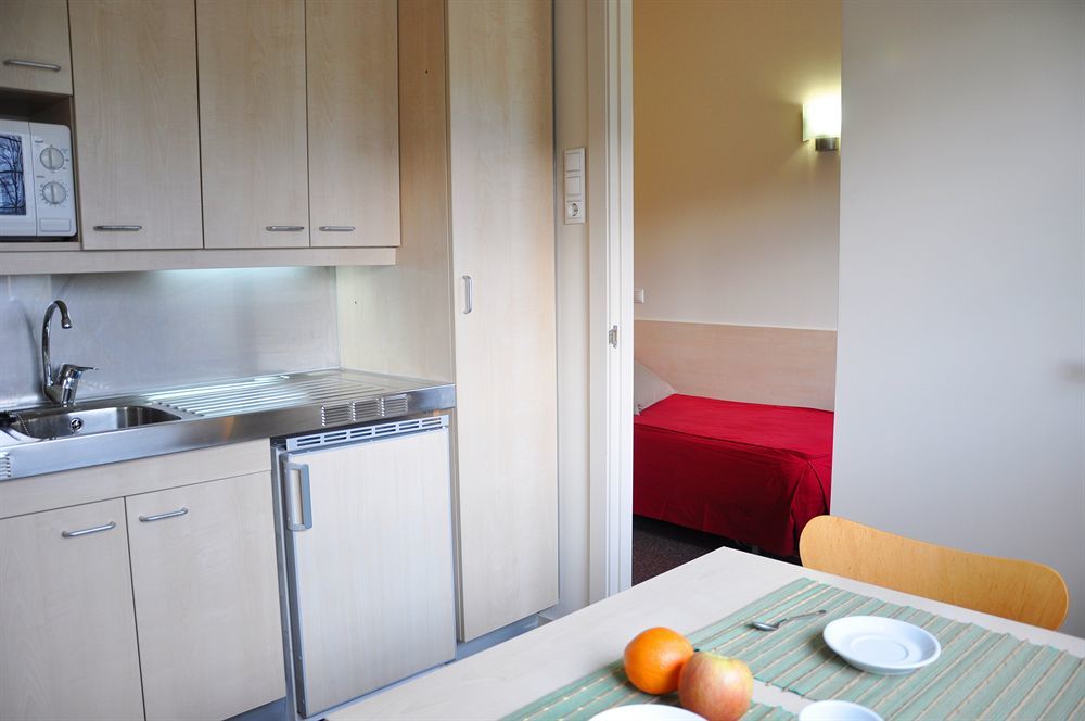 Residencia Universitaria Resa Los Abedules Pamplona Ngoại thất bức ảnh