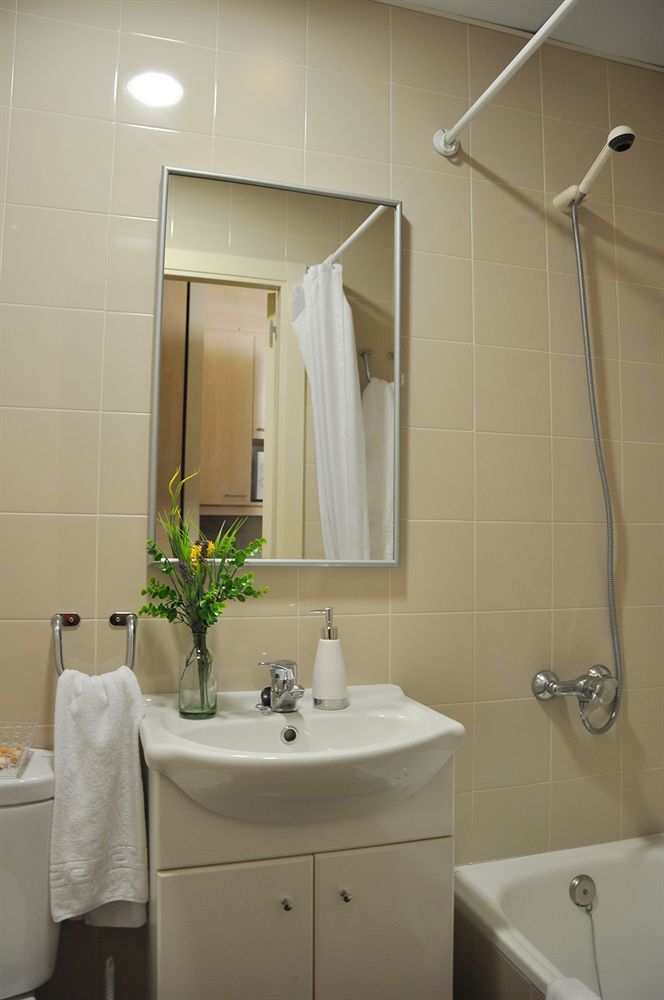 Residencia Universitaria Resa Los Abedules Pamplona Ngoại thất bức ảnh